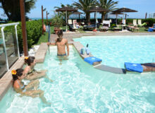 hotel spiaggia piscina percorso idromassaggio